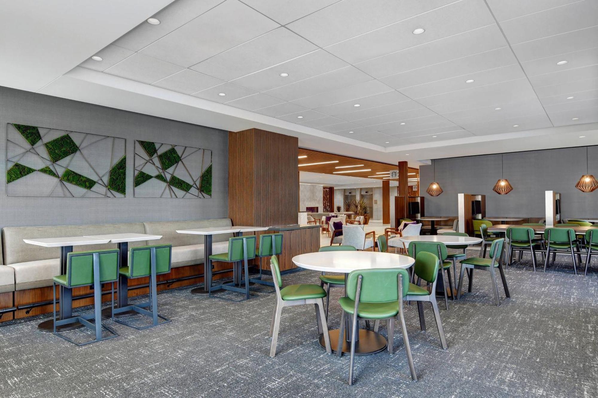Courtyard By Marriott Manhattan Aggieville Zewnętrze zdjęcie