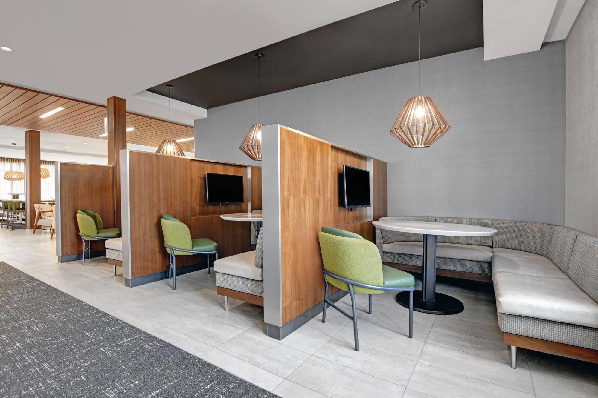 Courtyard By Marriott Manhattan Aggieville Zewnętrze zdjęcie