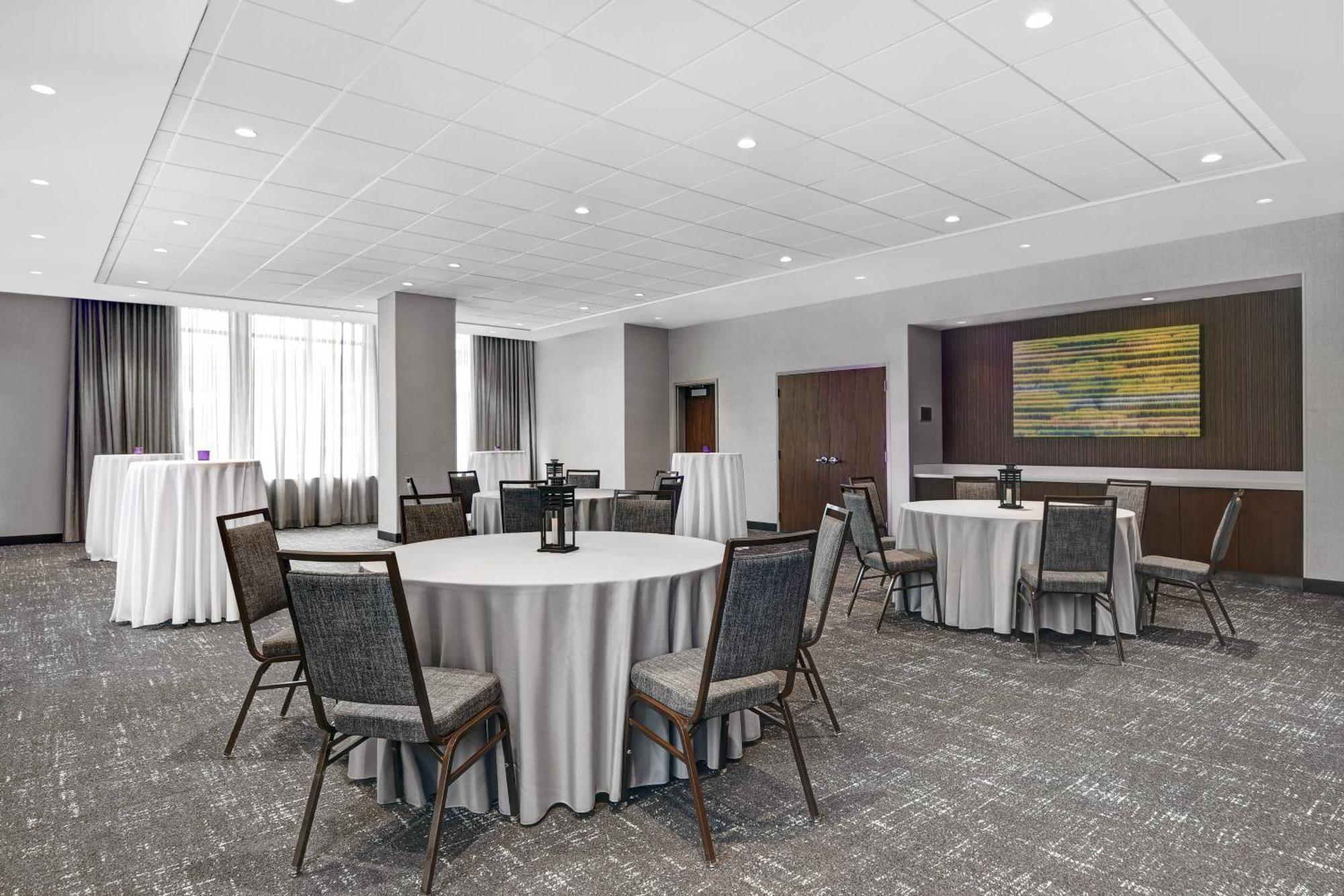 Courtyard By Marriott Manhattan Aggieville Zewnętrze zdjęcie