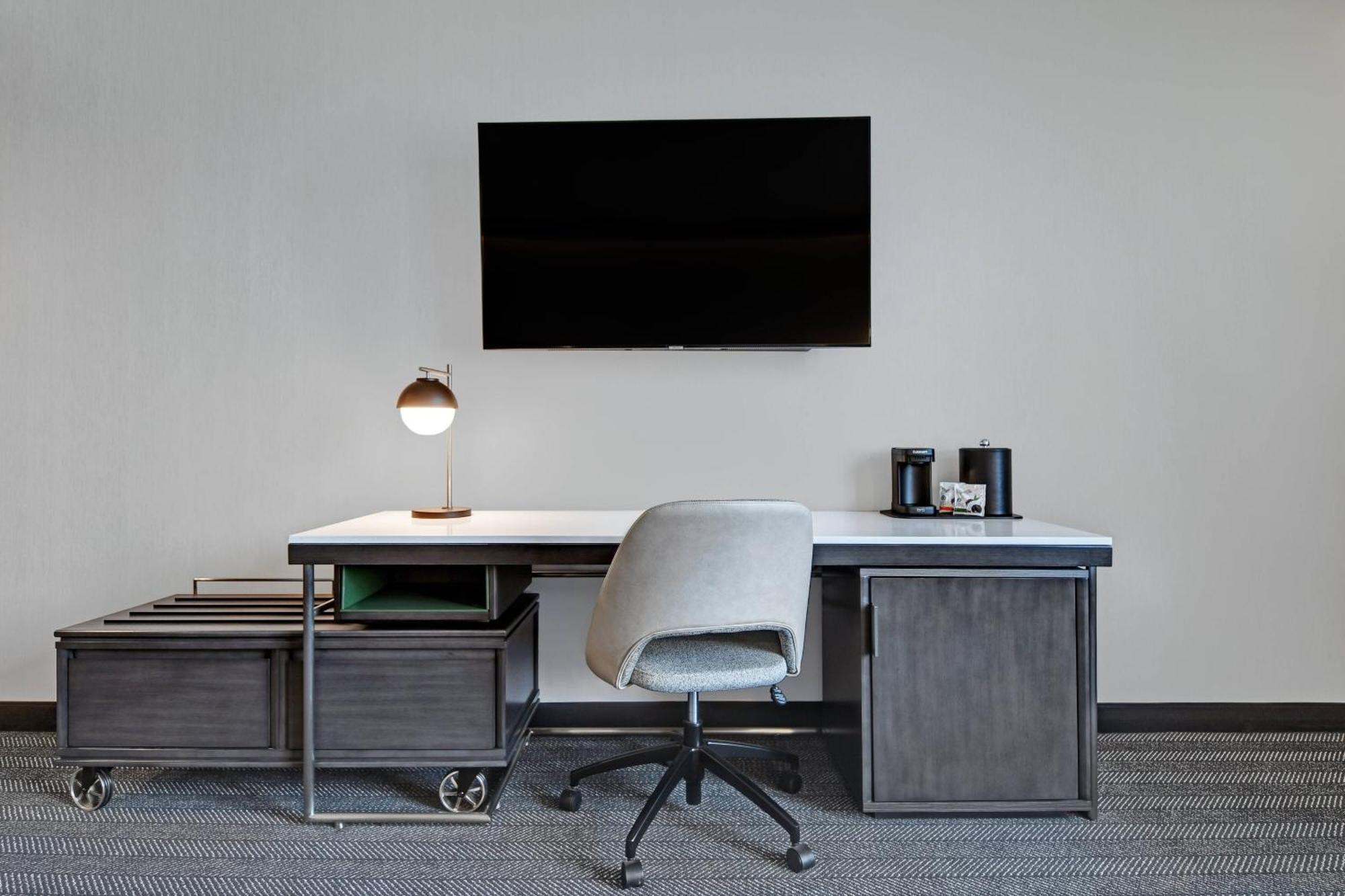Courtyard By Marriott Manhattan Aggieville Zewnętrze zdjęcie