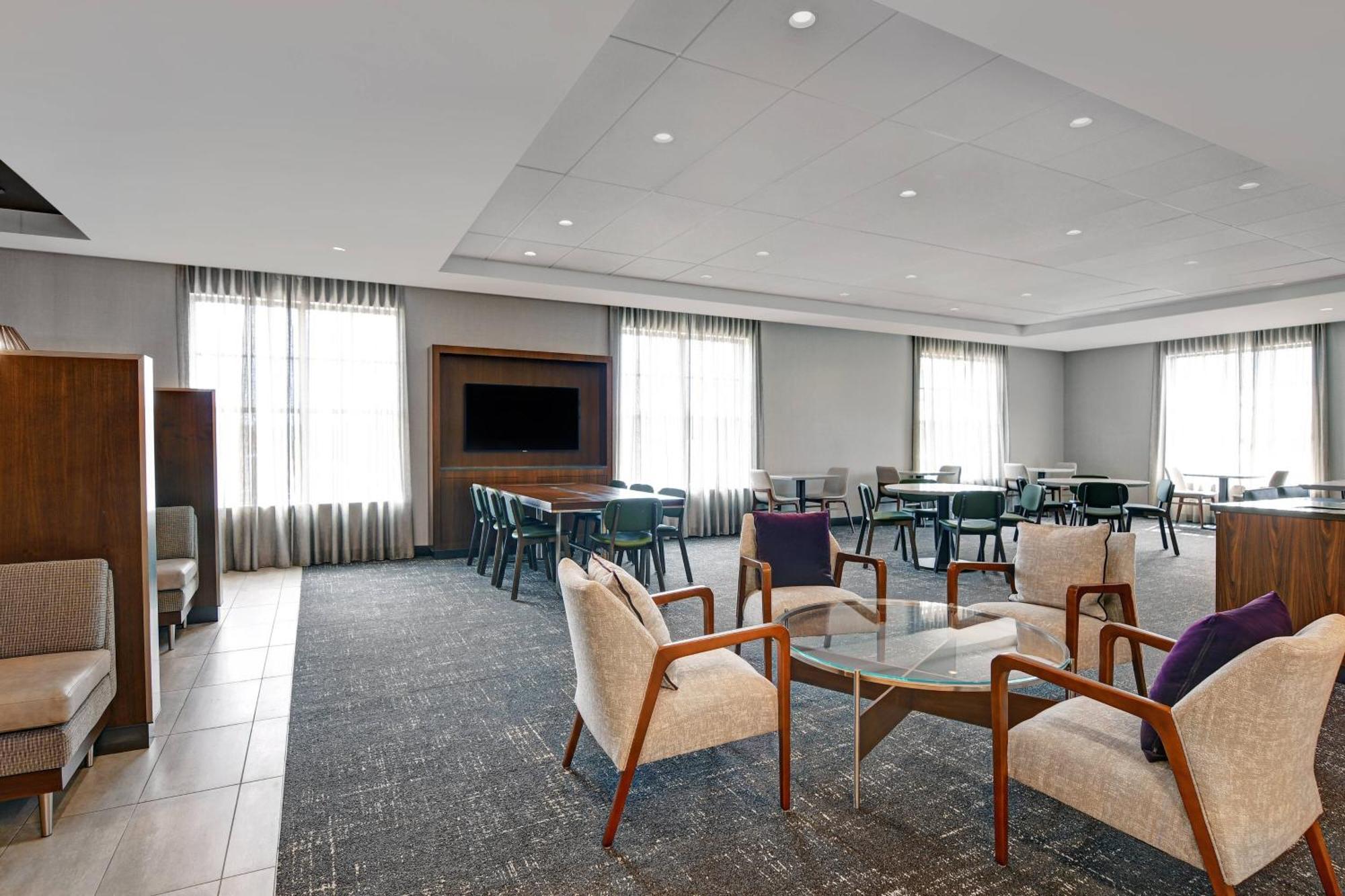 Courtyard By Marriott Manhattan Aggieville Zewnętrze zdjęcie