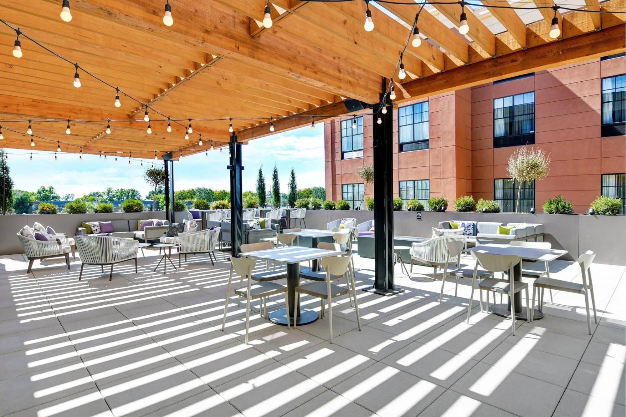 Courtyard By Marriott Manhattan Aggieville Zewnętrze zdjęcie