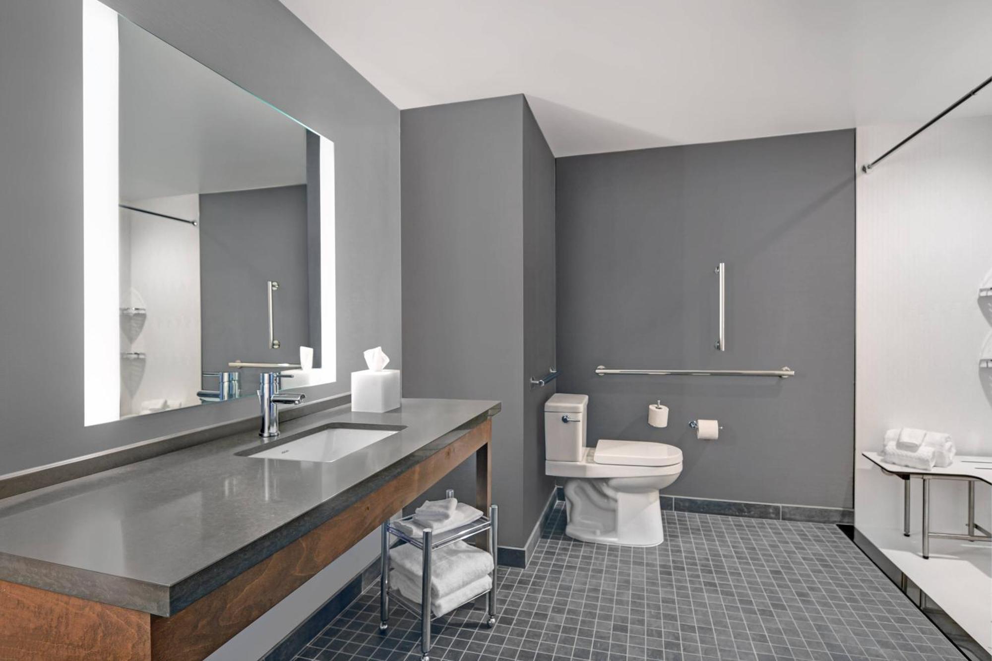 Courtyard By Marriott Manhattan Aggieville Zewnętrze zdjęcie