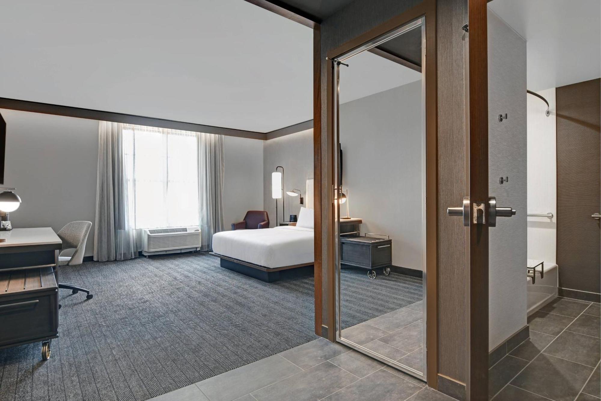 Courtyard By Marriott Manhattan Aggieville Zewnętrze zdjęcie