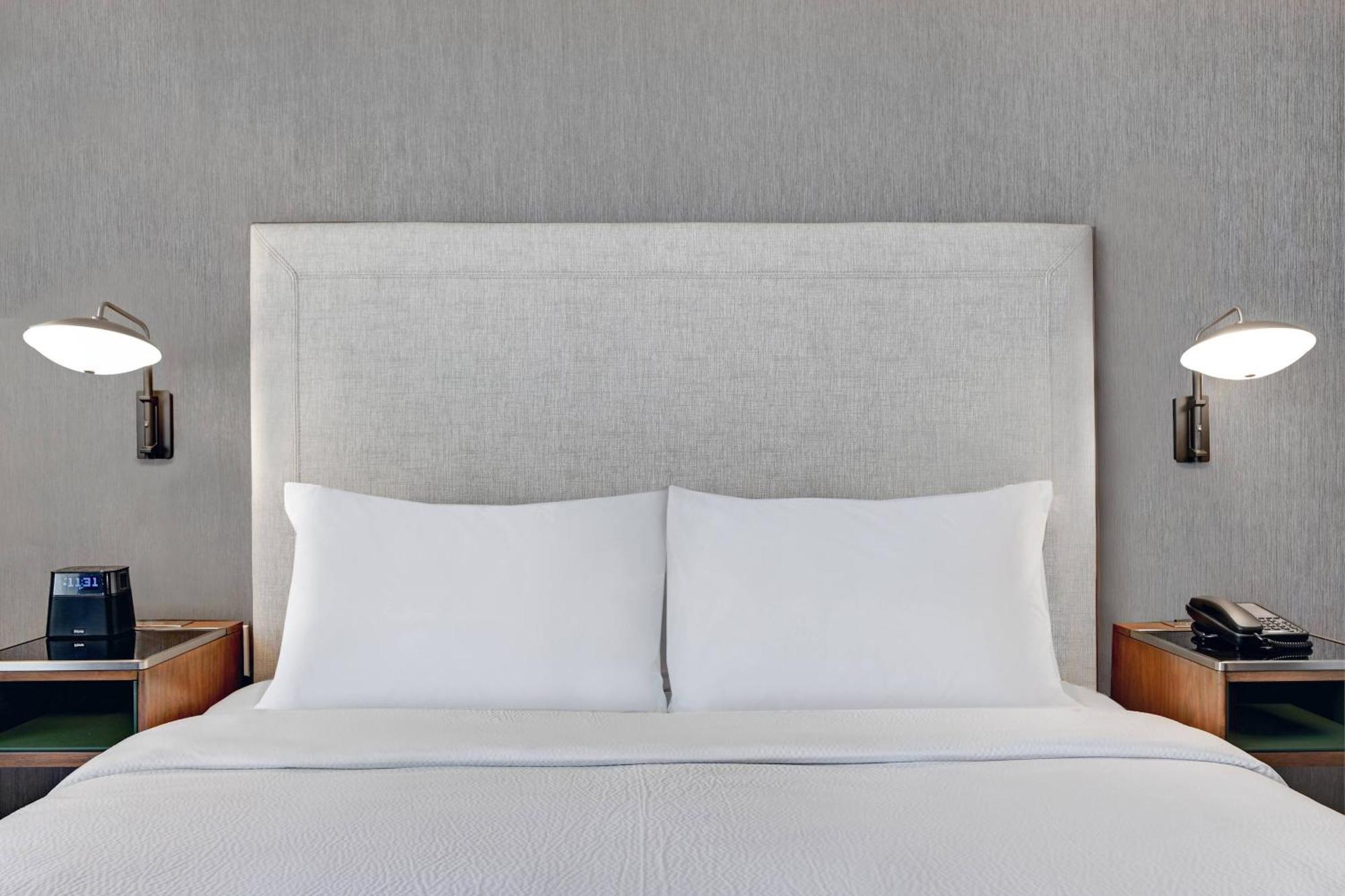 Courtyard By Marriott Manhattan Aggieville Zewnętrze zdjęcie