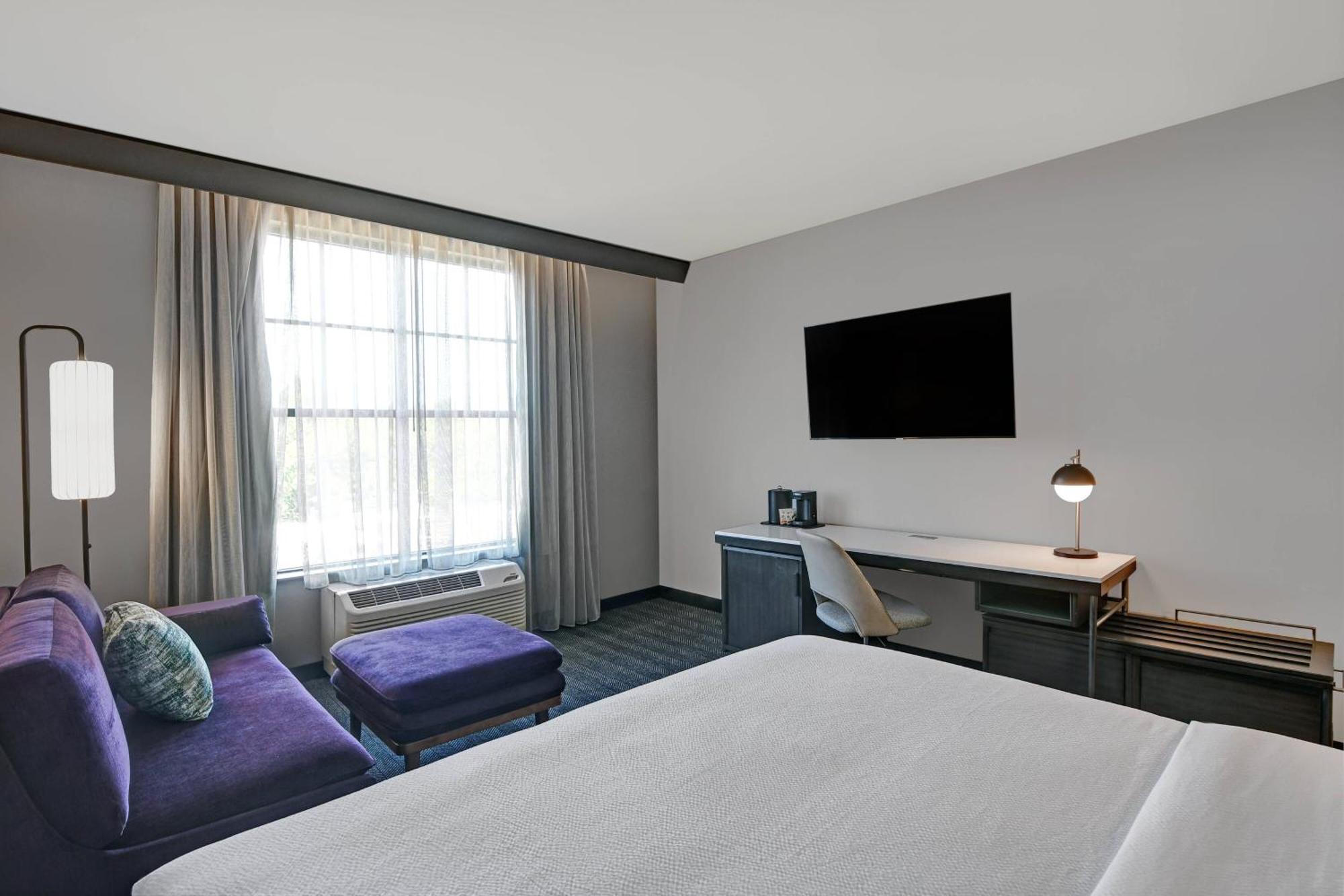 Courtyard By Marriott Manhattan Aggieville Zewnętrze zdjęcie