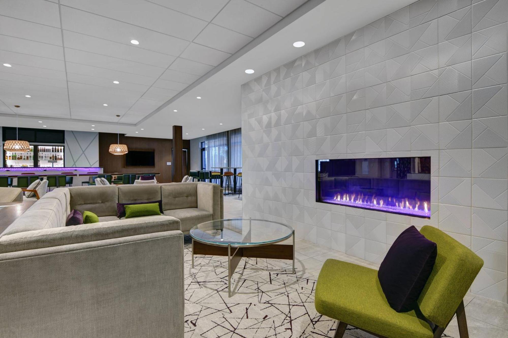 Courtyard By Marriott Manhattan Aggieville Zewnętrze zdjęcie
